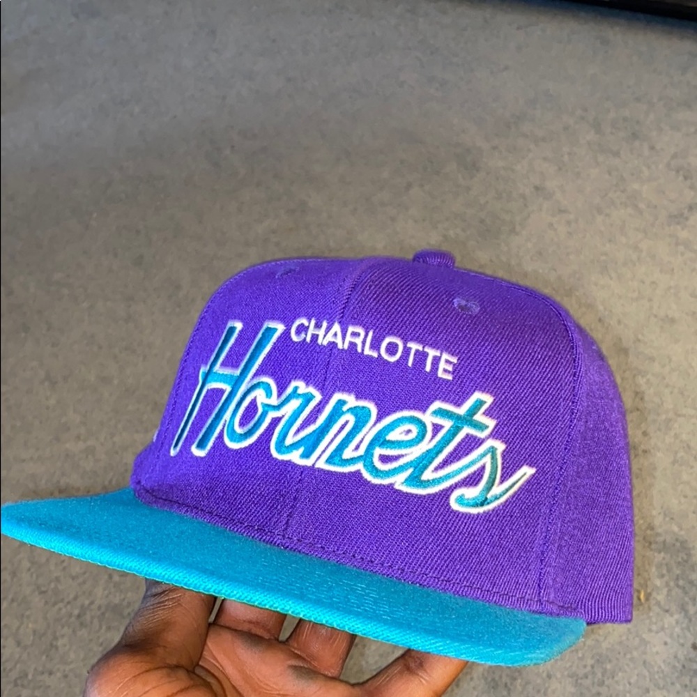 *SOLD* Mitchell & Ness Charlotte Hornets SnapBack.